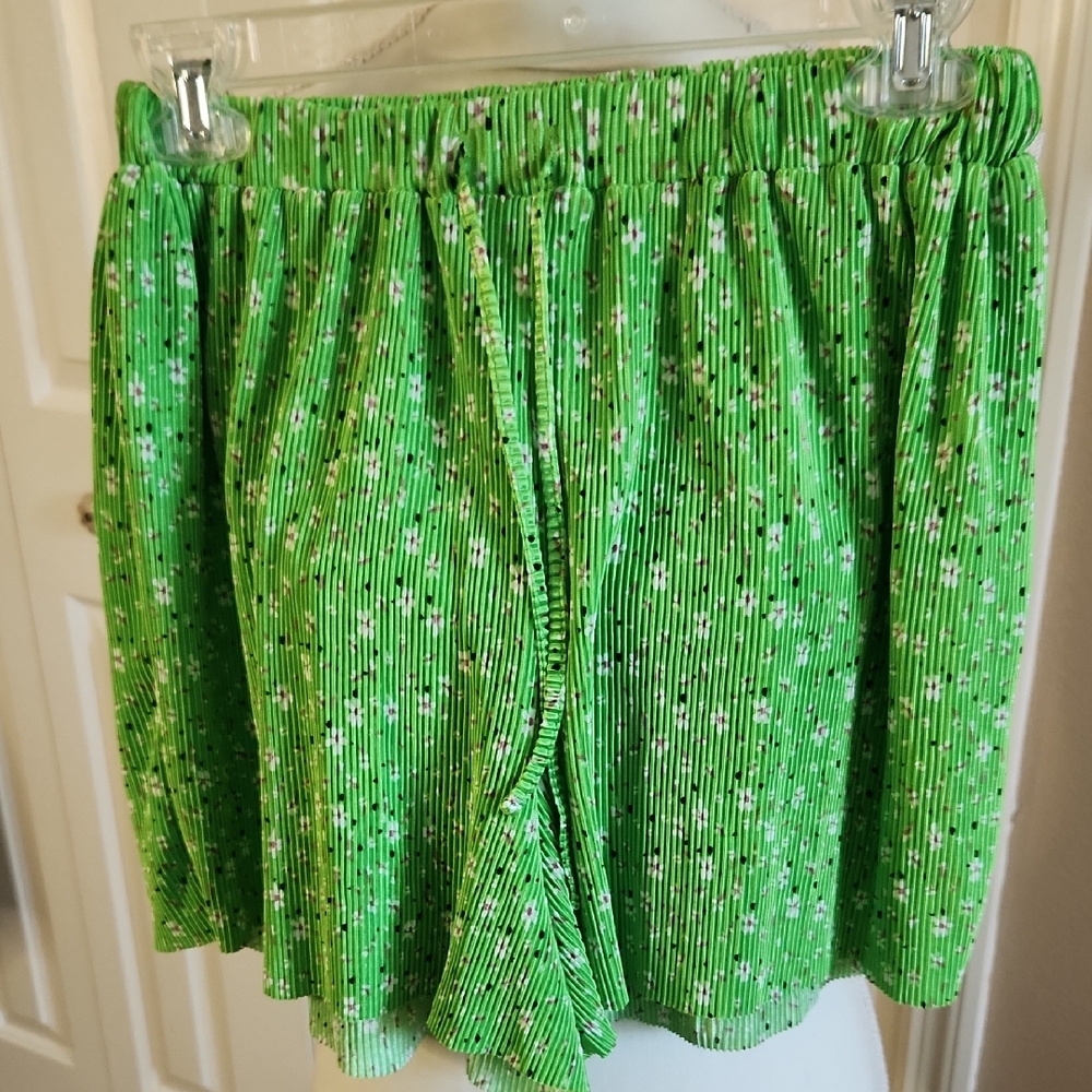 Green Floral Women's Shorts